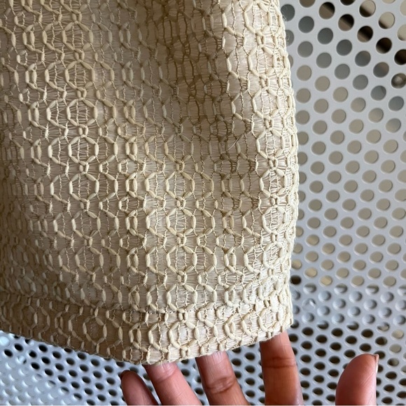 Women’s Boxy Textured Short-sleeve Blouse Size XL in Beige.GUC - Picture 4 of 5